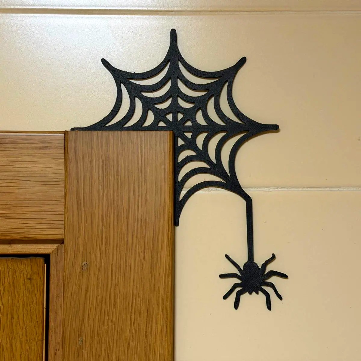 Telaraña de esquina para puerta